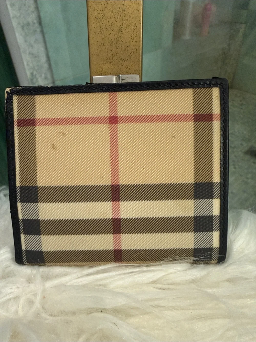Burberry House Check Kiss-Lock Wallet